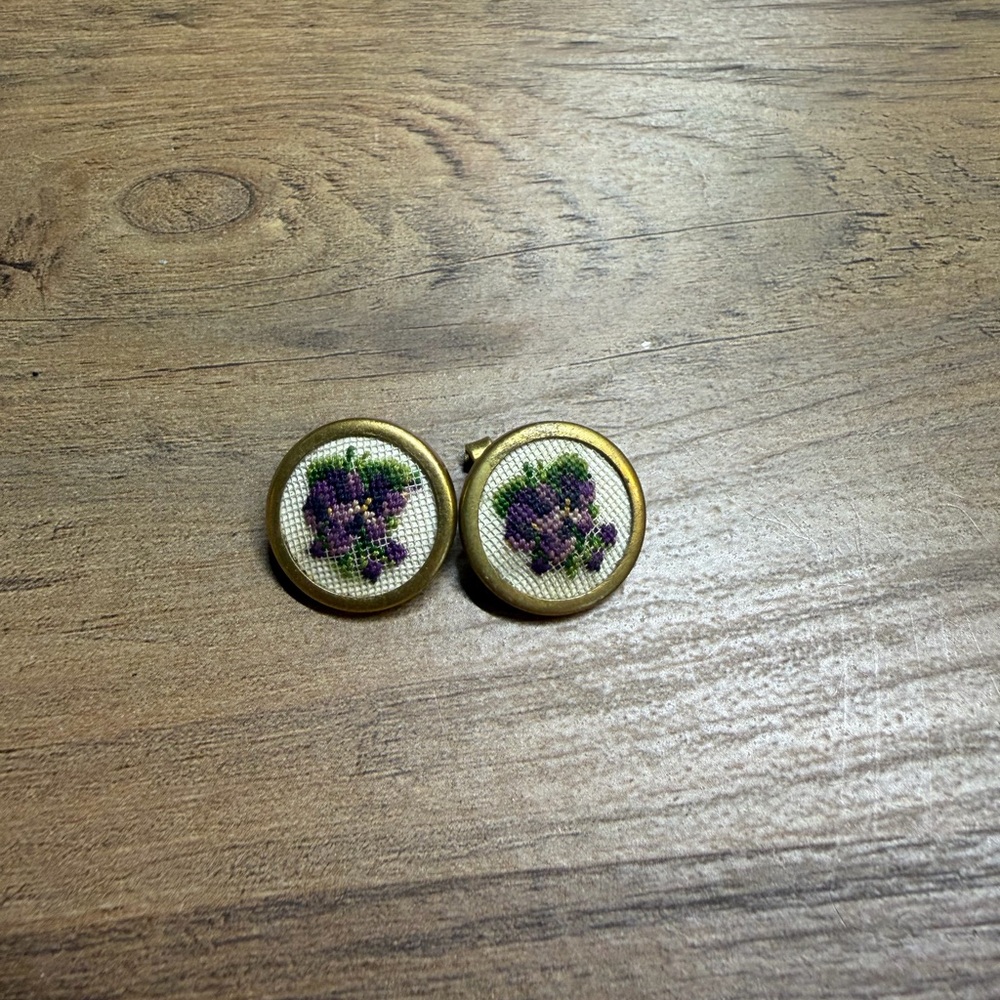 Vintage Clip On Earrings